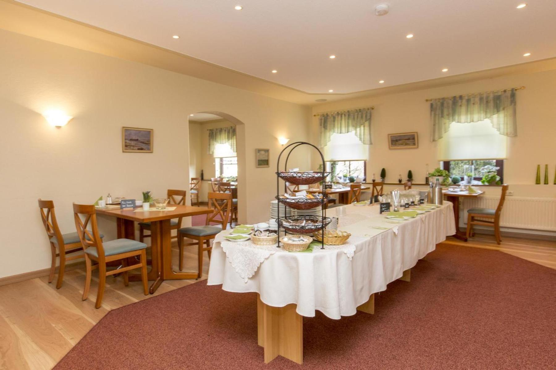 Deichhotel Grube 2*